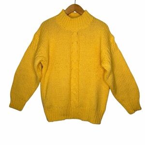 Vintage Women’s Wool-Blend Chunky Knit Yellow Sweater size Medium
